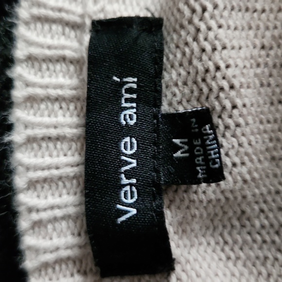 Womens soft rose colored sweater - Picture 7 of 8